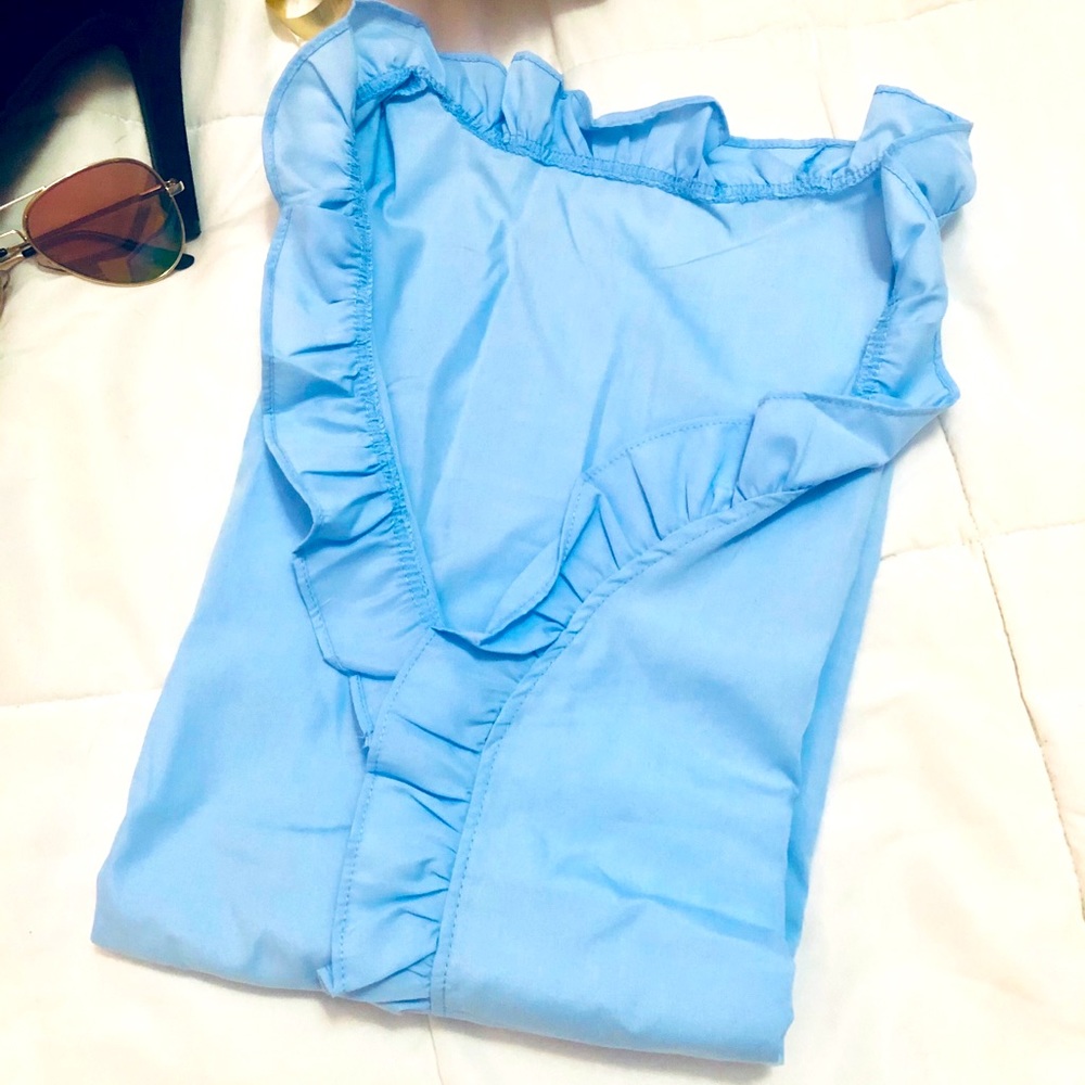 Ruffled Collar Sleeveless Blouse NWT
